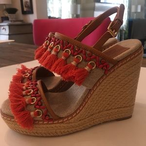 Tori Burch wedge sandal and tassels,size 51/2
